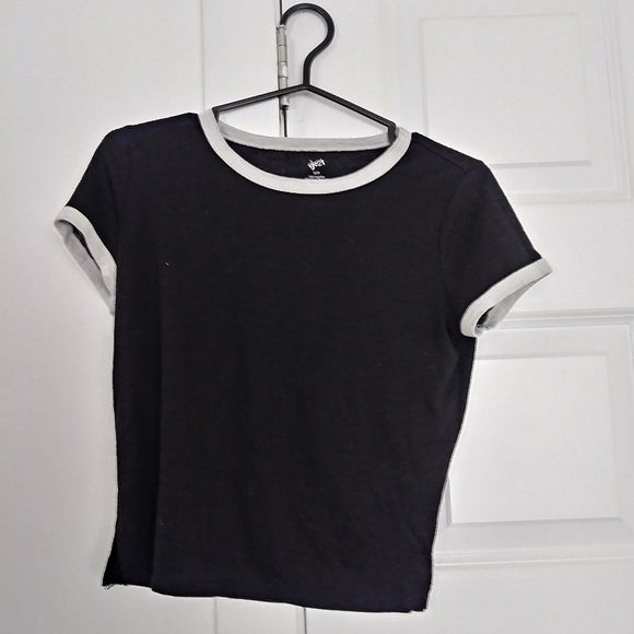 Black tshirt - Picture 1 of 1